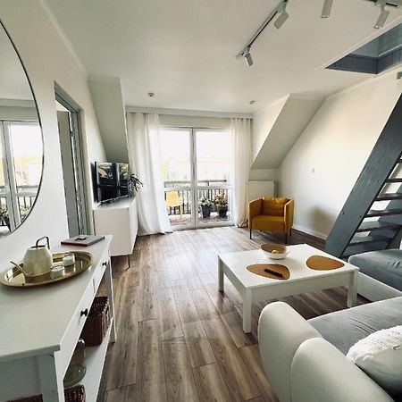 Ferienwohnung The Right Side Z Parkingiem I Ladowarka Ev Stettin Exterior foto