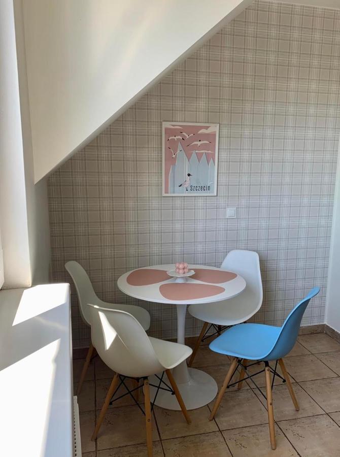 Ferienwohnung The Right Side Z Parkingiem I Ladowarka Ev Stettin Exterior foto