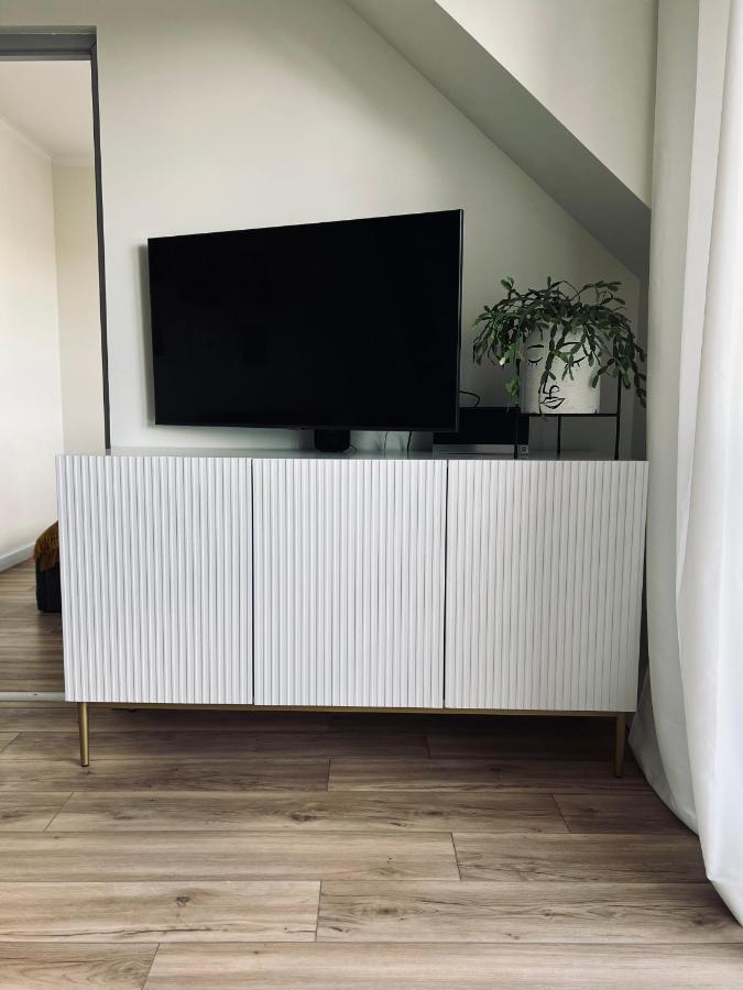 Ferienwohnung The Right Side Z Parkingiem I Ladowarka Ev Stettin Exterior foto